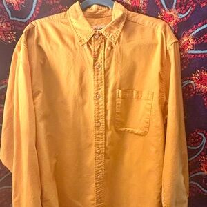 Men’s Eddie Bauer 
Yellow Button-Up Shirt